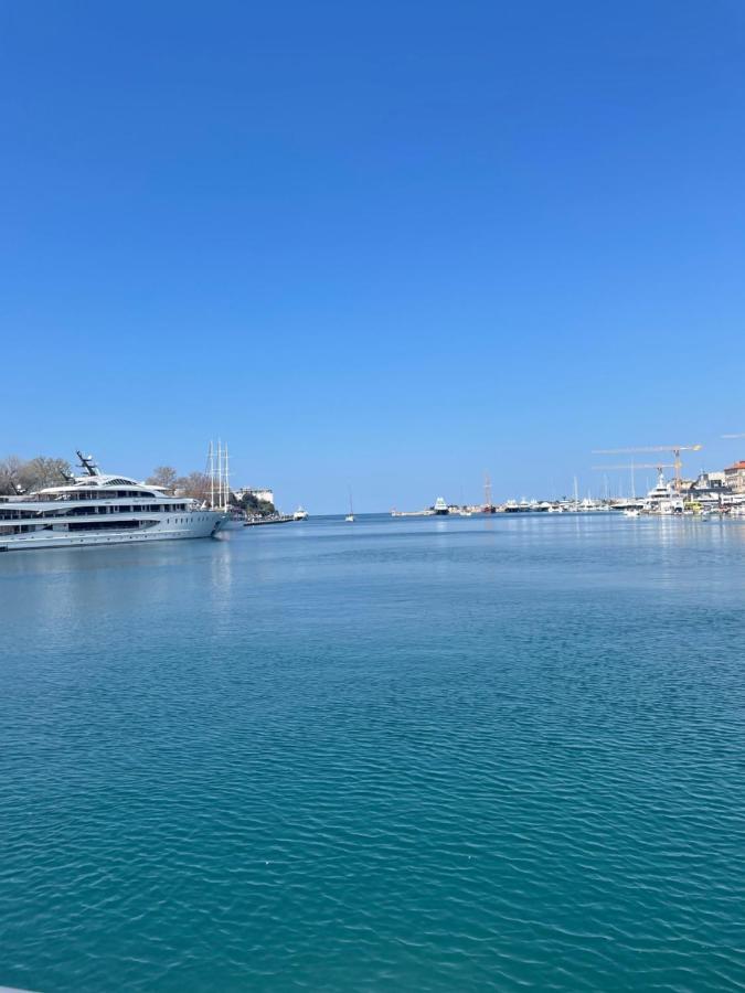 Apartment Diana Zara Parking Free Εξωτερικό φωτογραφία